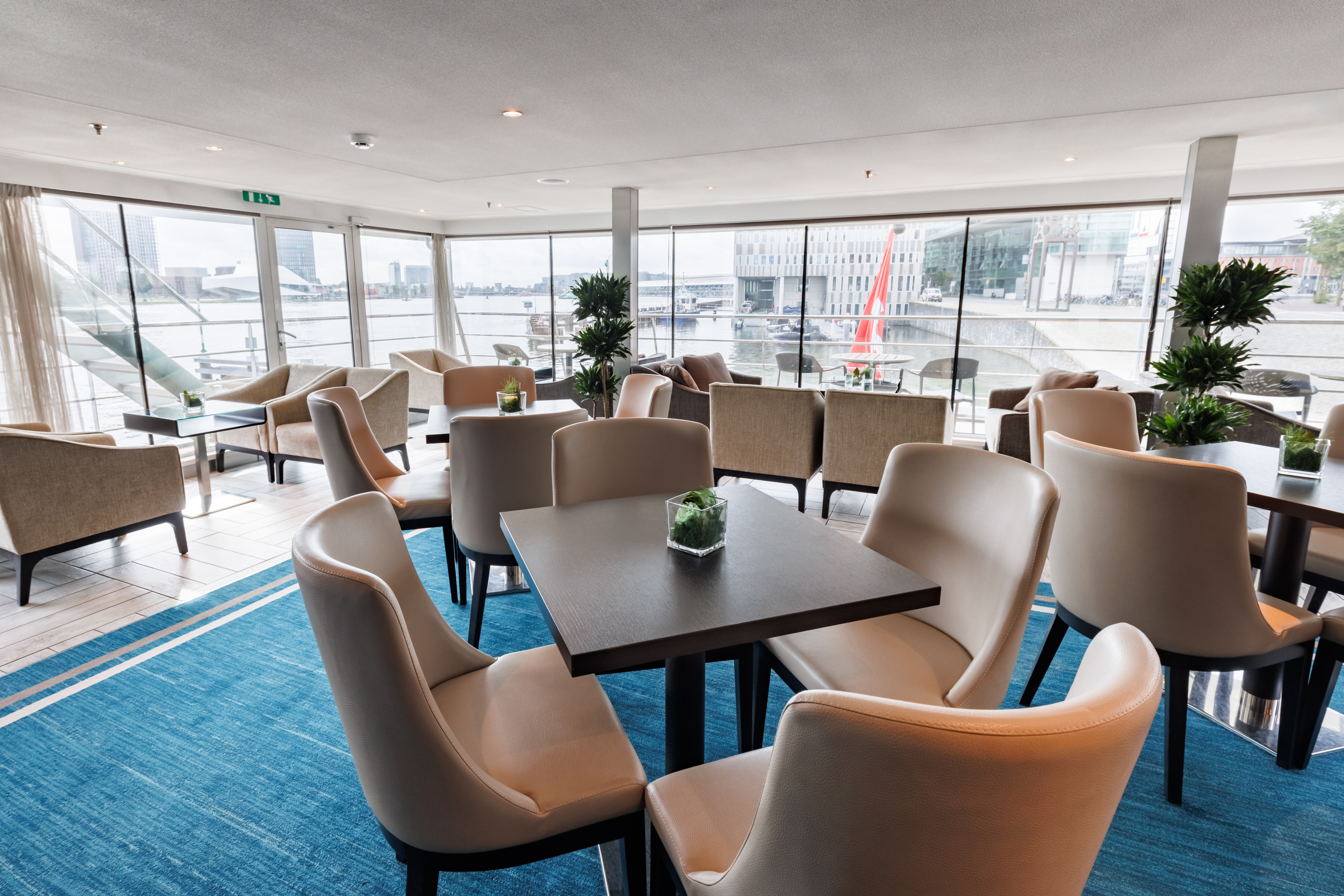 Avalon Vista - Club Lounge